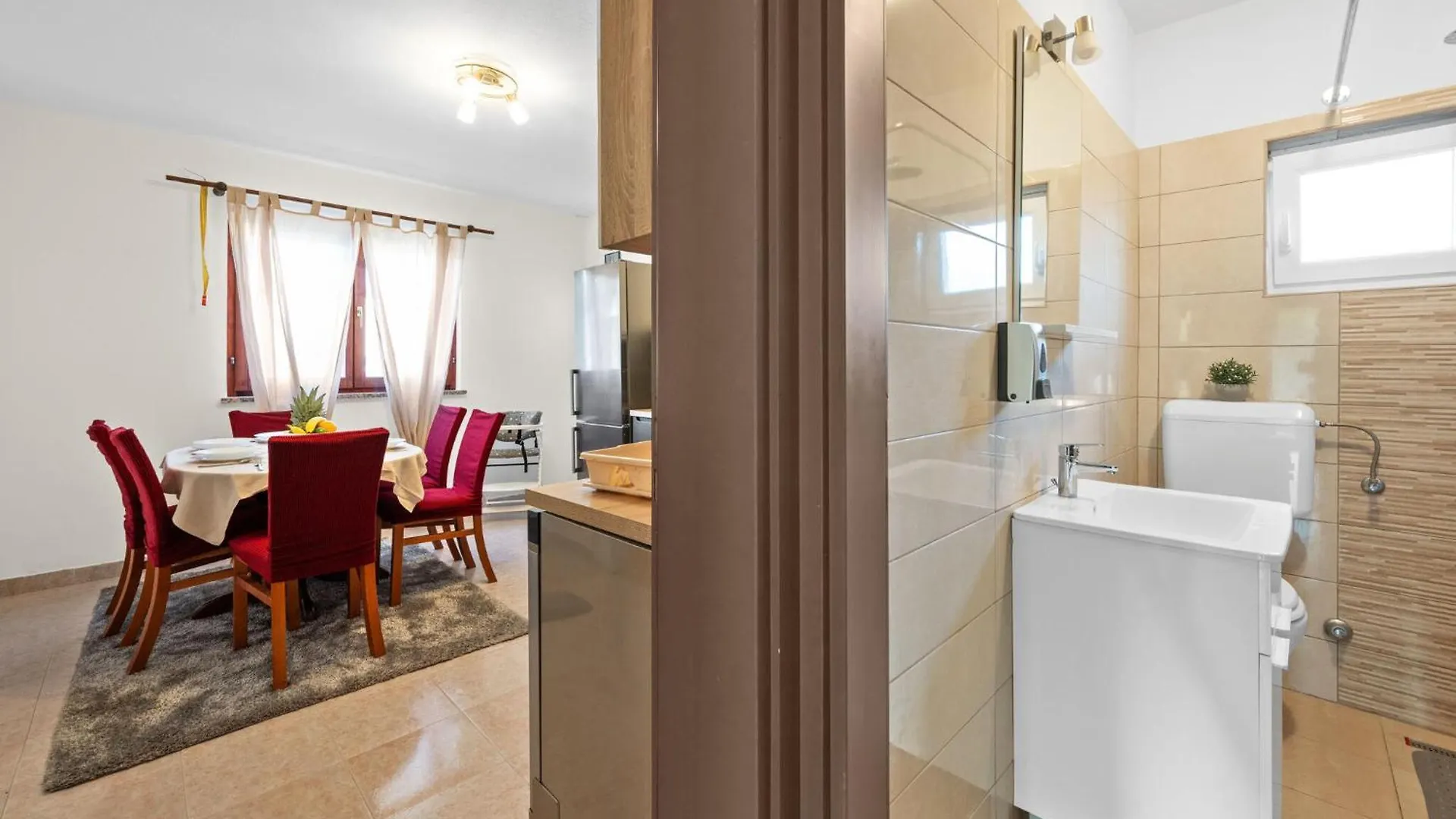 Awesome Home In Tinj With Jacuzzi Kroatien