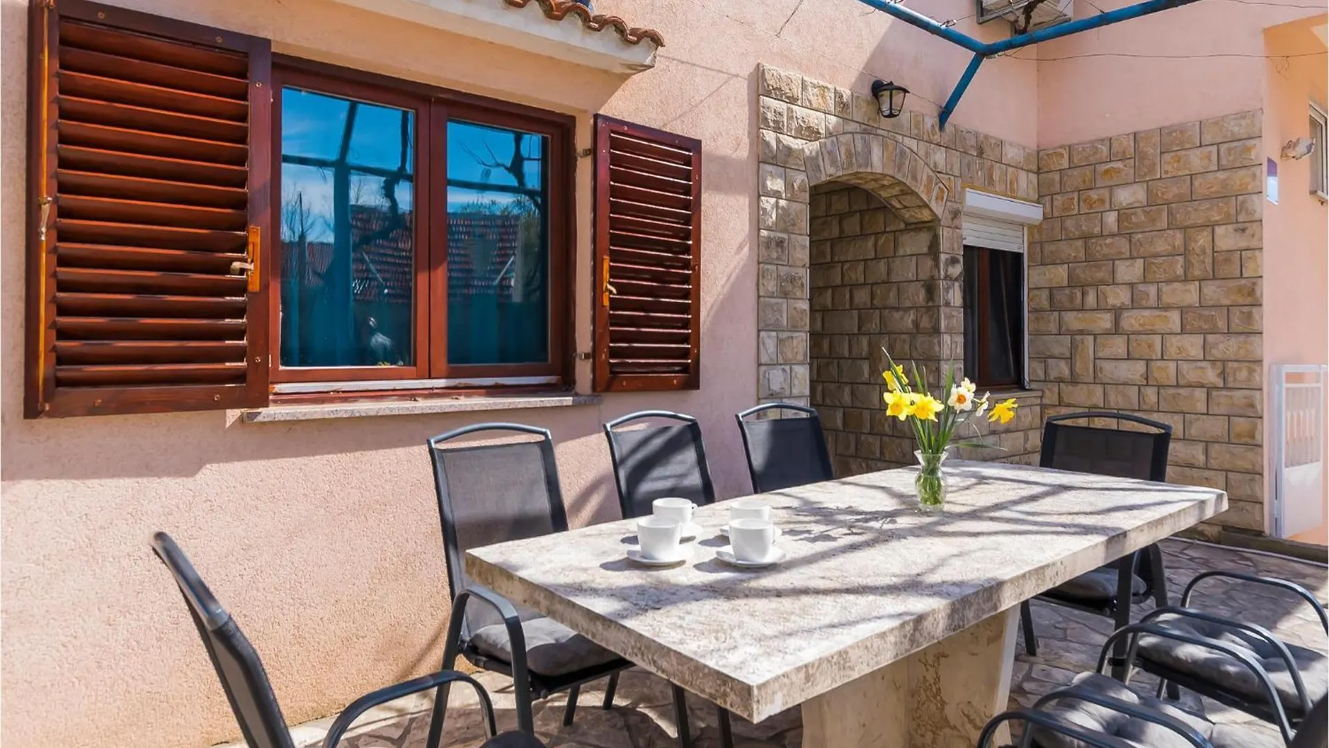 Awesome Home In Tinj With Jacuzzi Ferienhaus